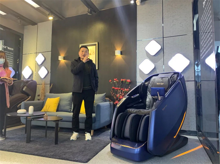 VSPORTS体育官网體育集團(tuán)旗下品牌—銳珀爾舉行新款4D穴感總裁按摩椅S500內(nèi)訓(xùn)會
